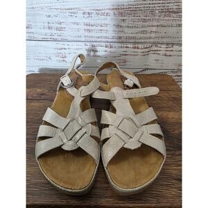 BareTraps women's sandals in tan size 6.5